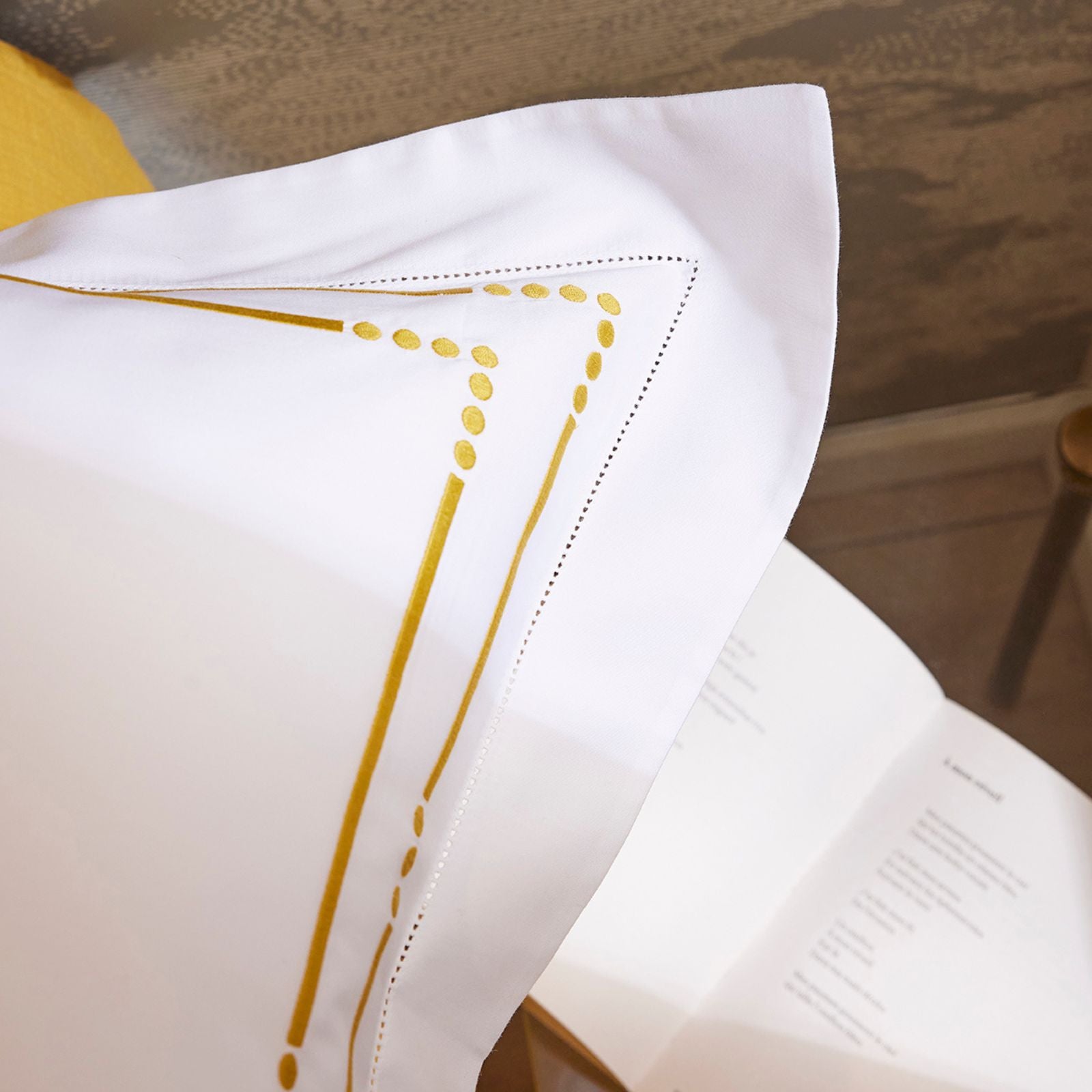 Finitions linge de lit sur-mesure MPC