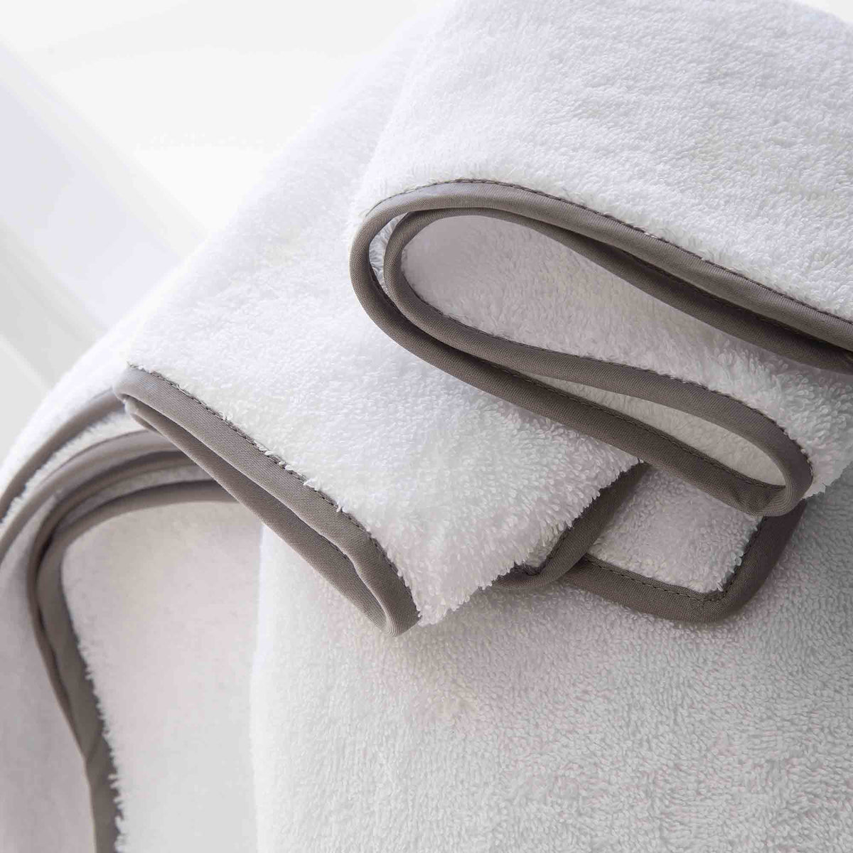 Signature cotton bath towel
