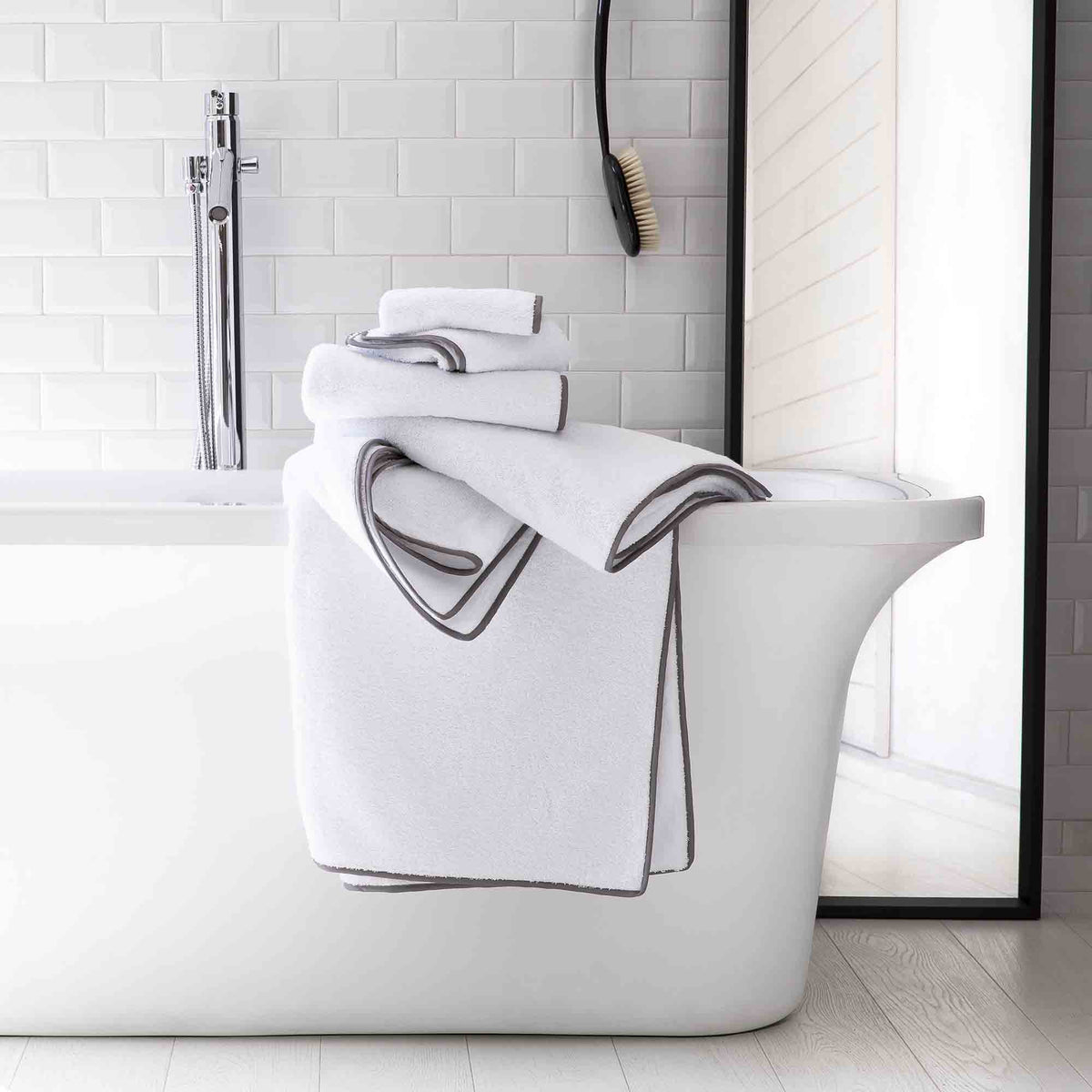 Signature cotton bath towel